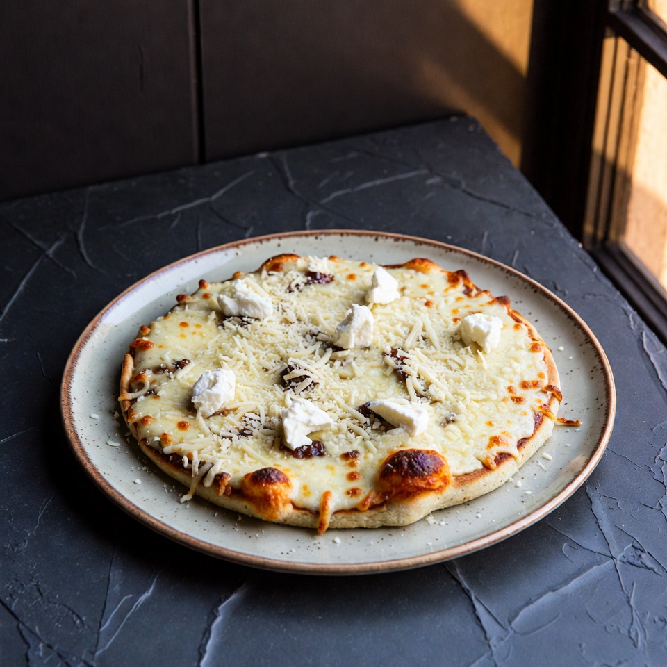 Keto Pizza mit Fathead-Teig